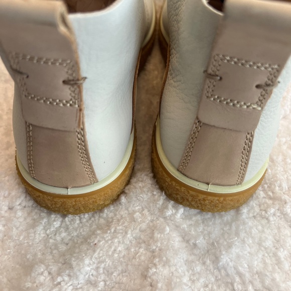 Ecco Crepetray Ladies Chukka Cream/Tan Leather Boots - Picture 5 of 7